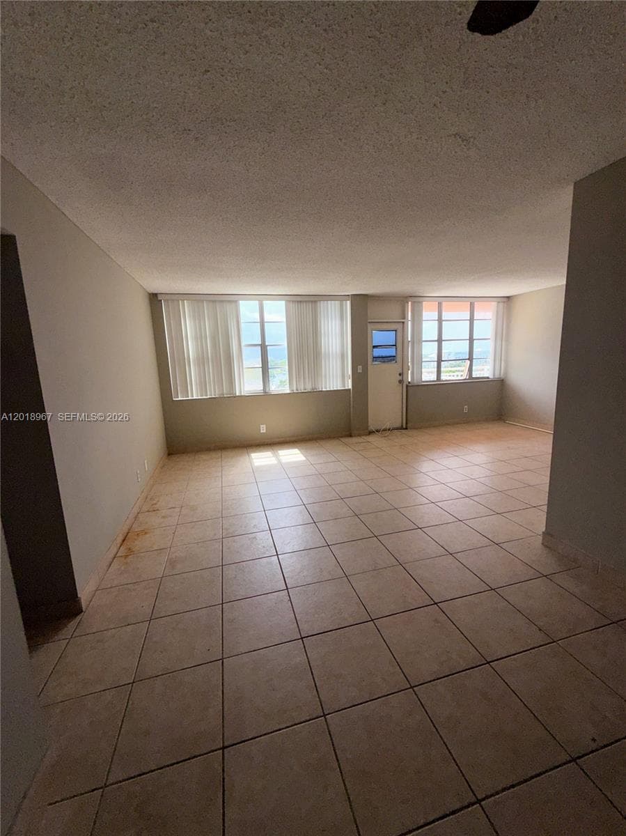 2025 NE 164th St 810 photo 6