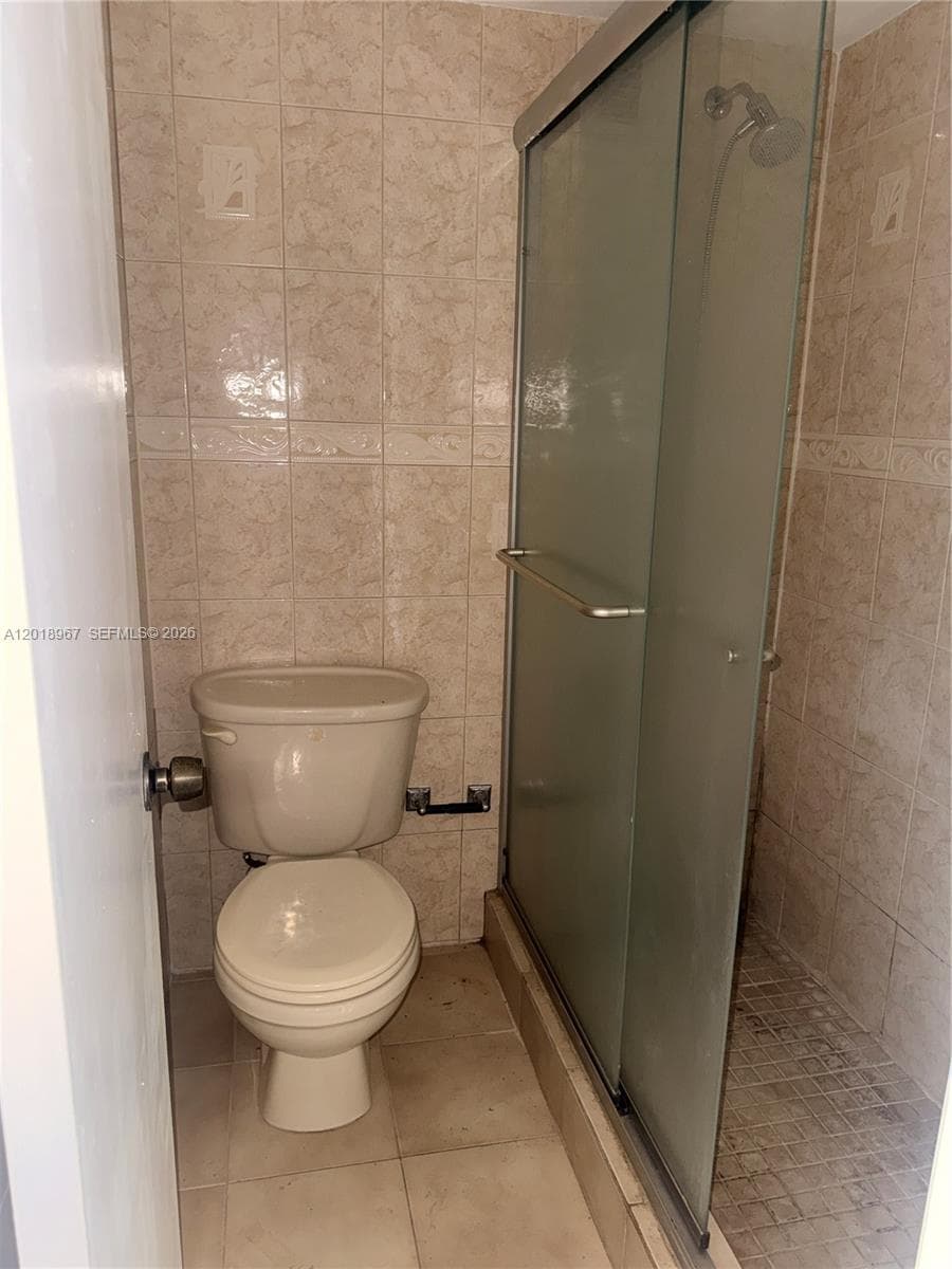 2025 NE 164th St 810 photo 15