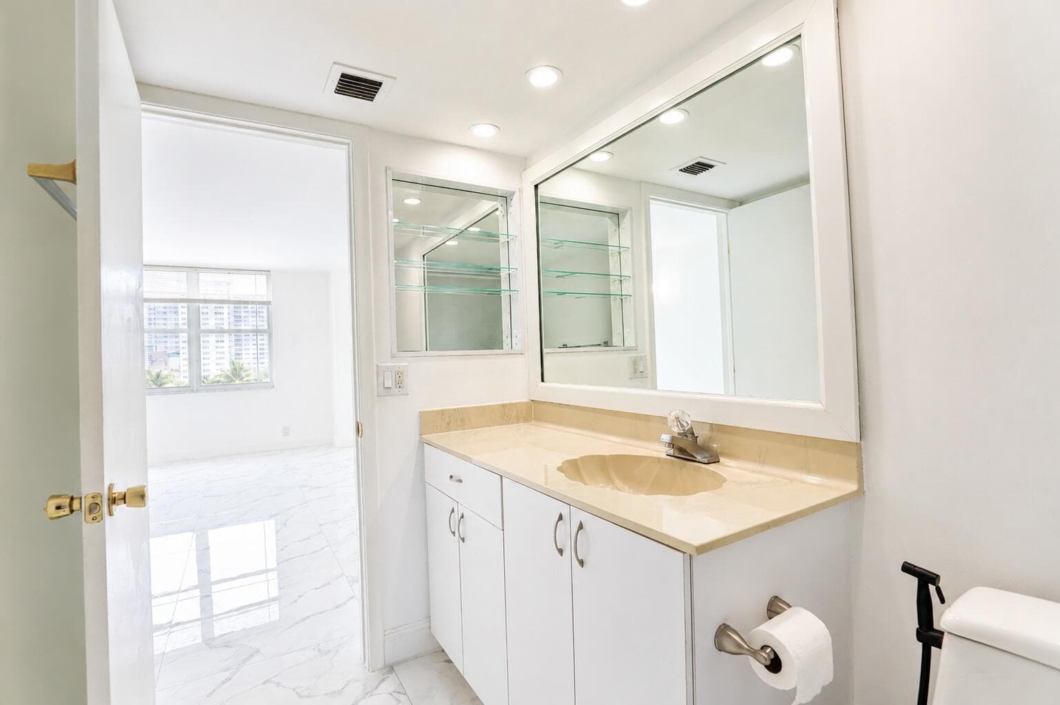 101 Briny Avenue 401 photo 22