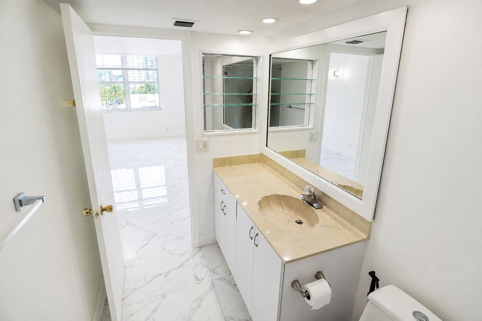 101 Briny Avenue 401 photo 24