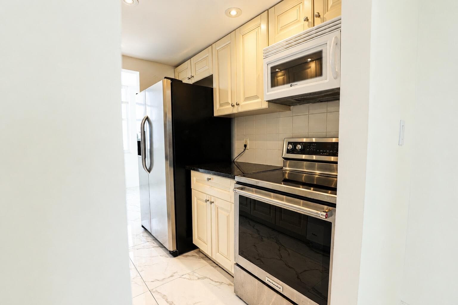101 Briny Avenue 401 photo 15
