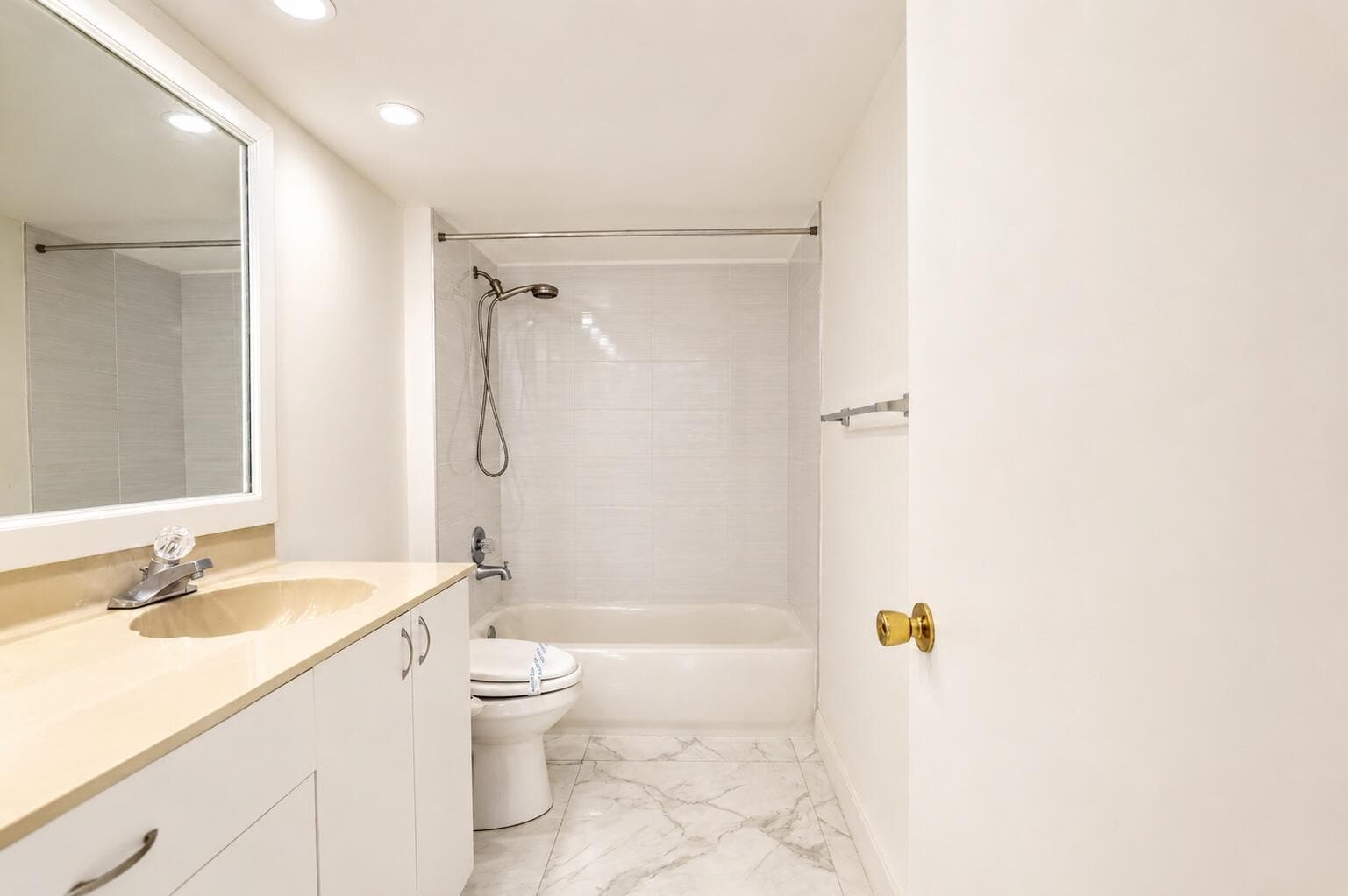 101 Briny Avenue 401 photo 21