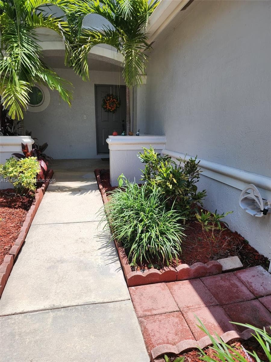 8014 Big Pine Way photo 2
