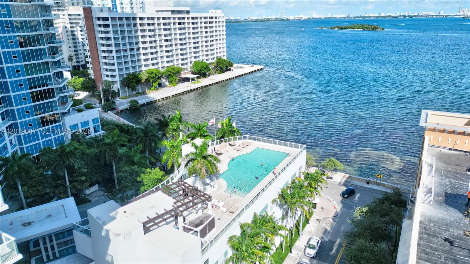 2020 N Bayshore Dr 1905 photo 13