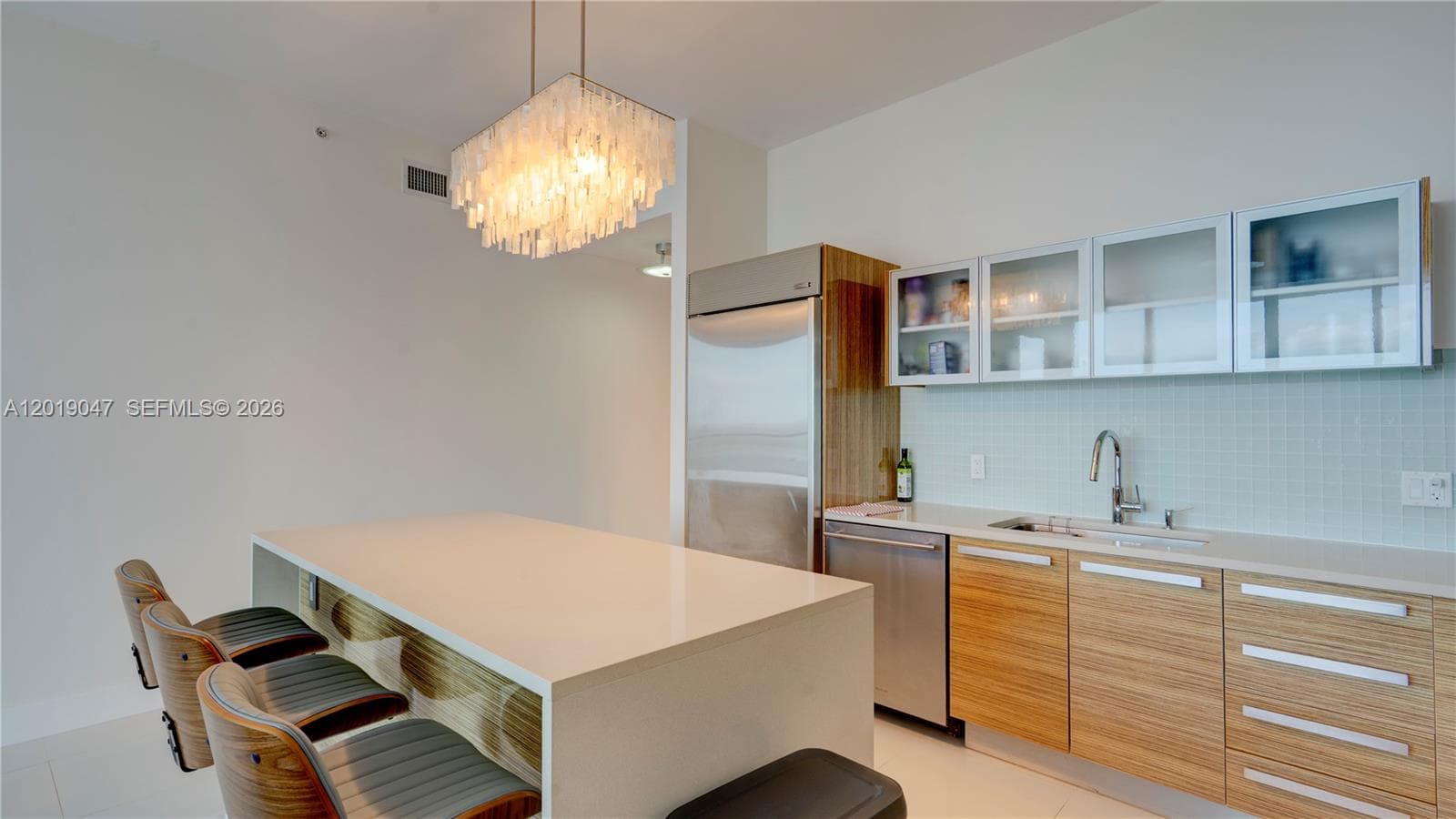 2020 N Bayshore Dr 1905 photo 22