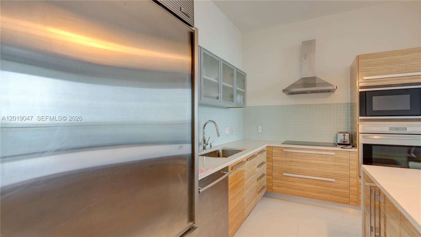 2020 N Bayshore Dr 1905 photo 24