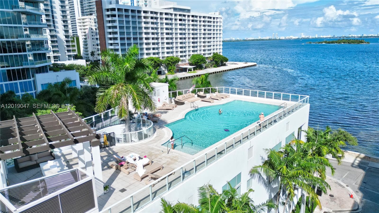 2020 N Bayshore Dr 1905 photo 14