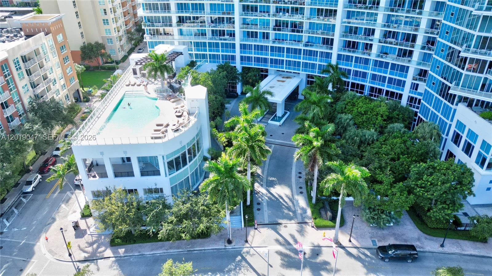 2020 N Bayshore Dr 1905 photo 8