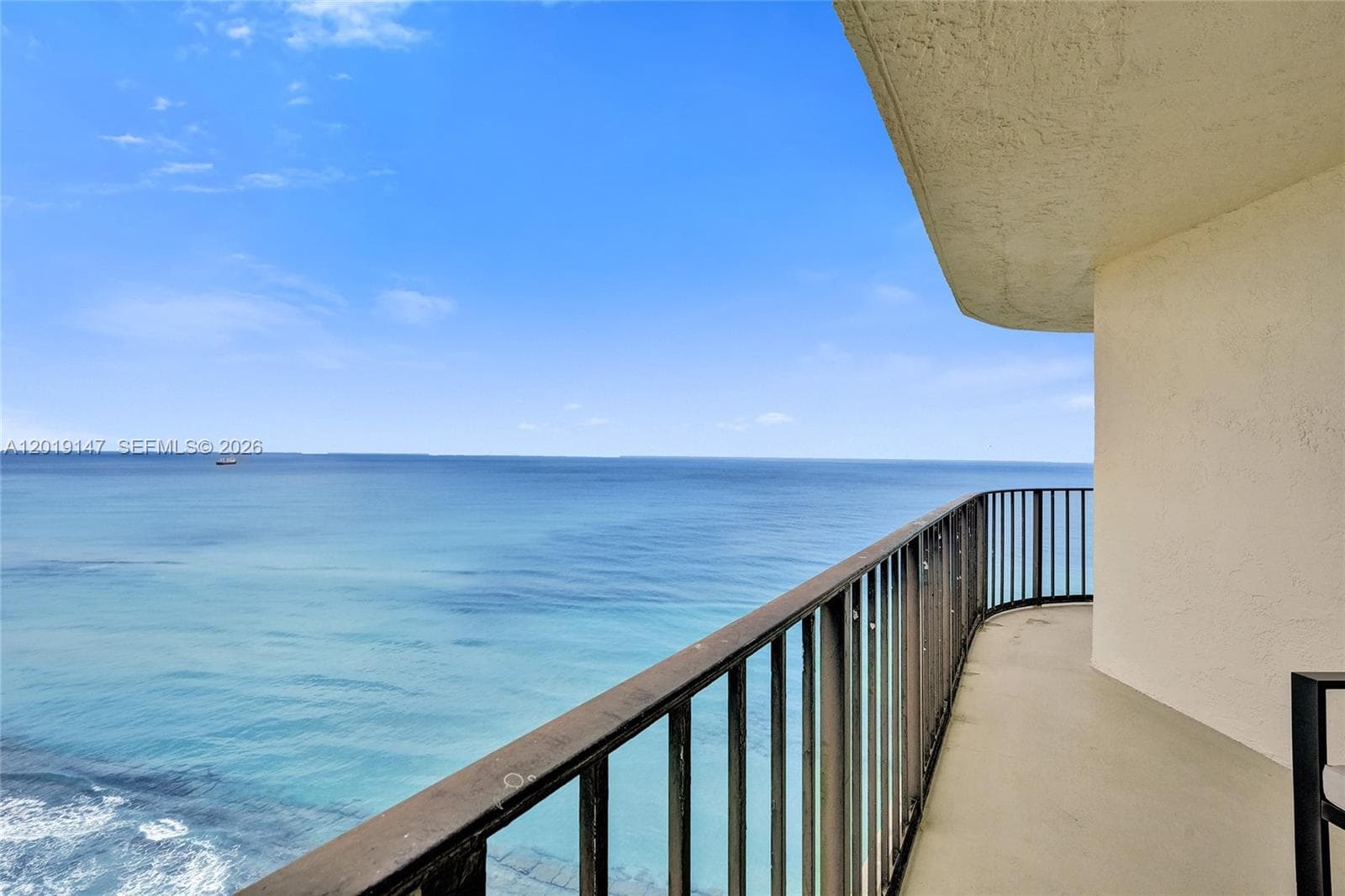 5420 N Ocean Dr 2201 photo 9