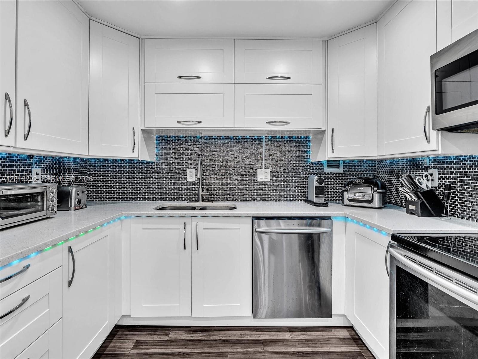 2450 NE 135th St 201 photo 12
