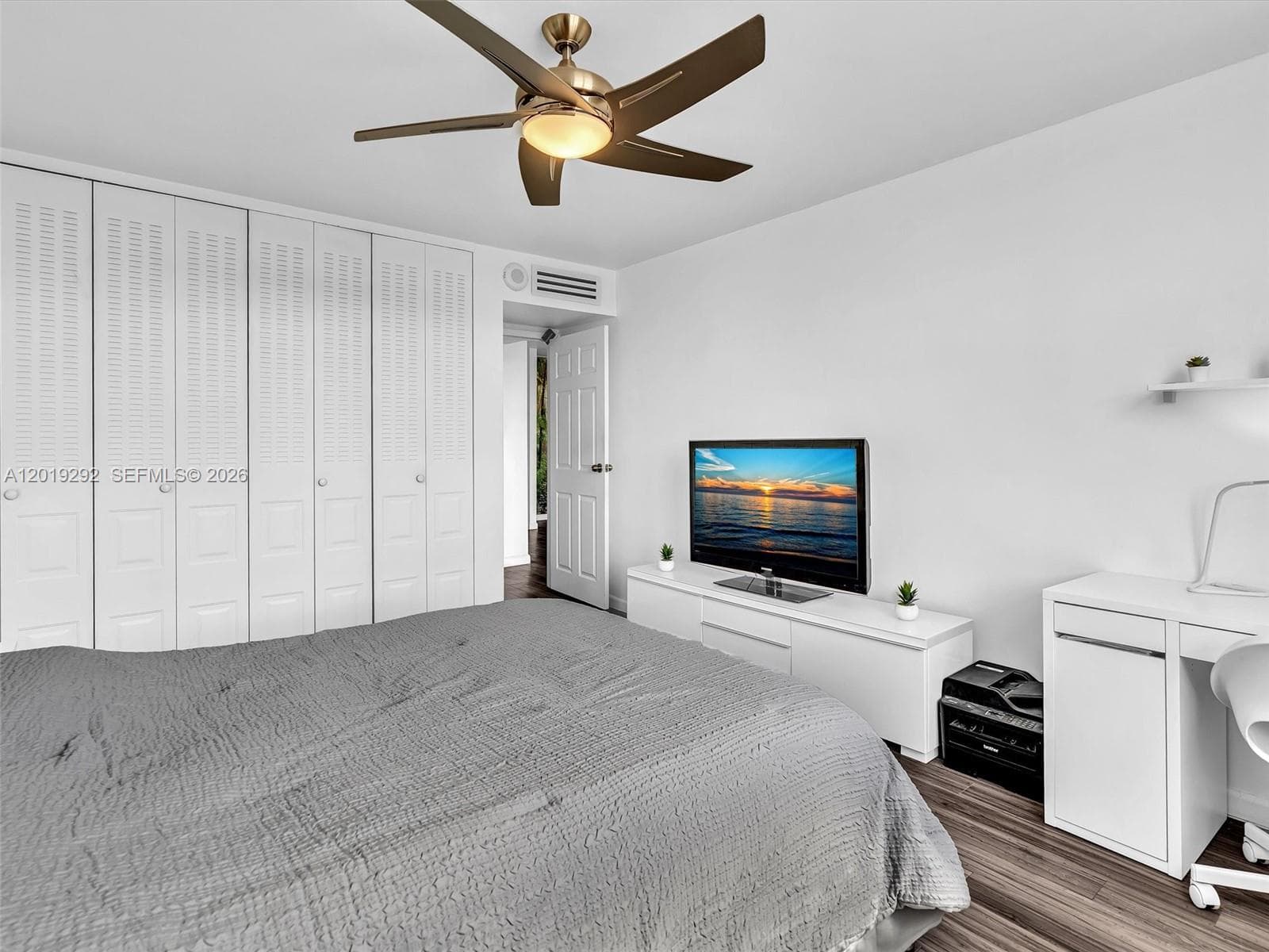 2450 NE 135th St 201 photo 15