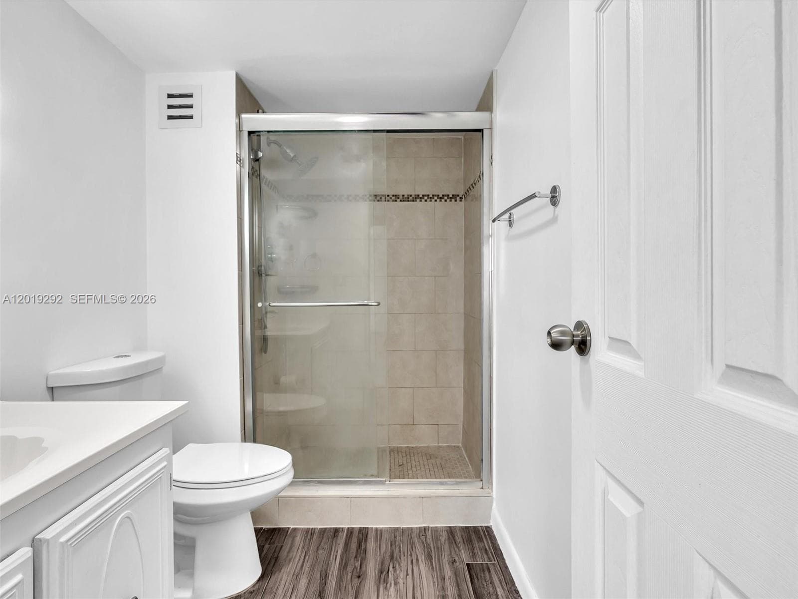 2450 NE 135th St 201 photo 21