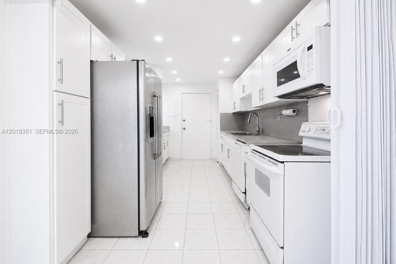 7135 Collins Ave 912 photo 13