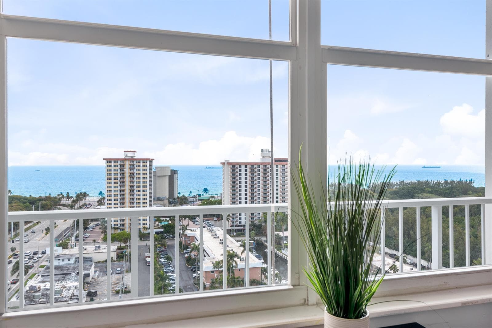 2800 E Sunrise Boulevard 19d photo 3