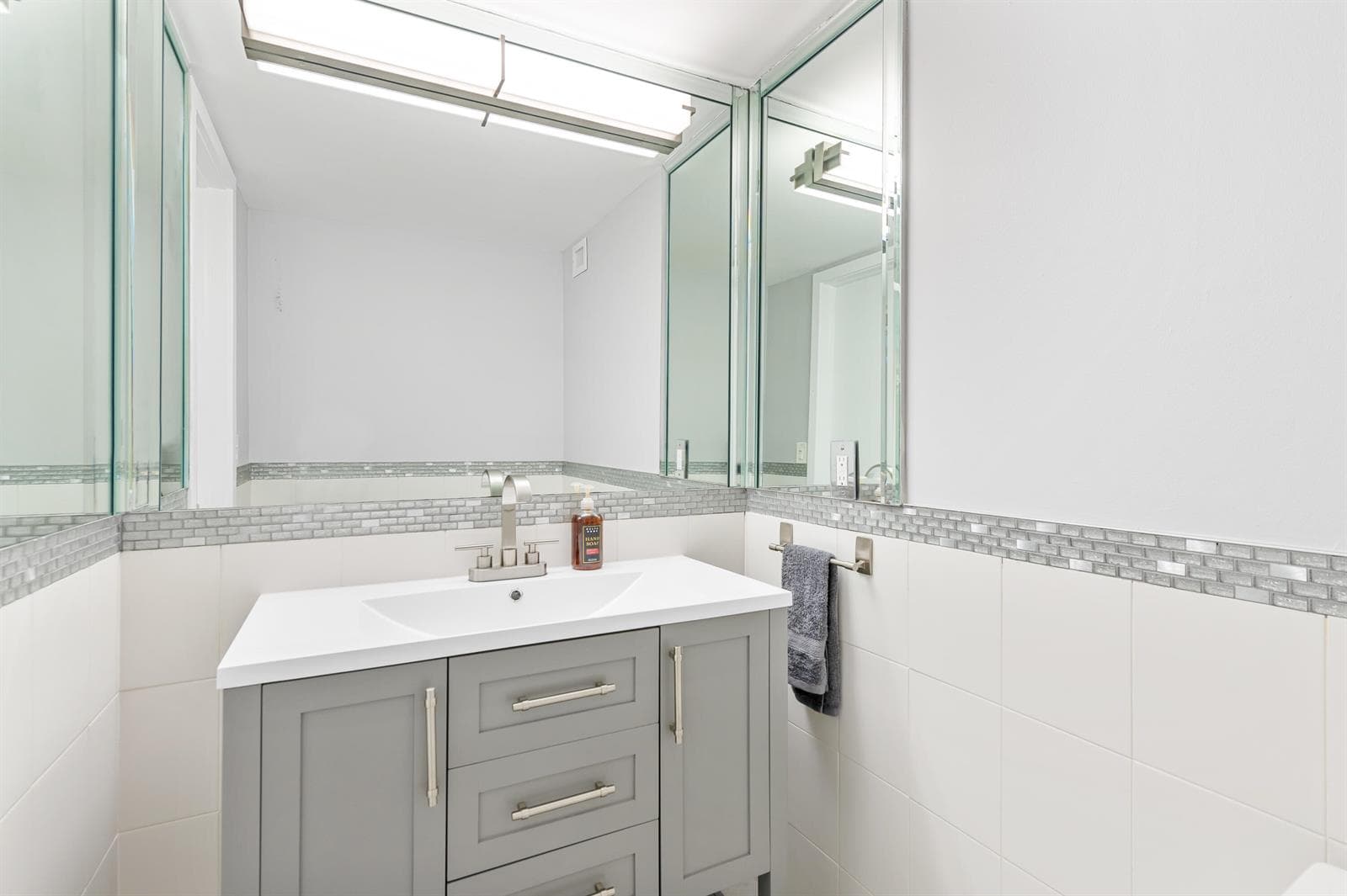 2800 E Sunrise Boulevard 19d photo 15