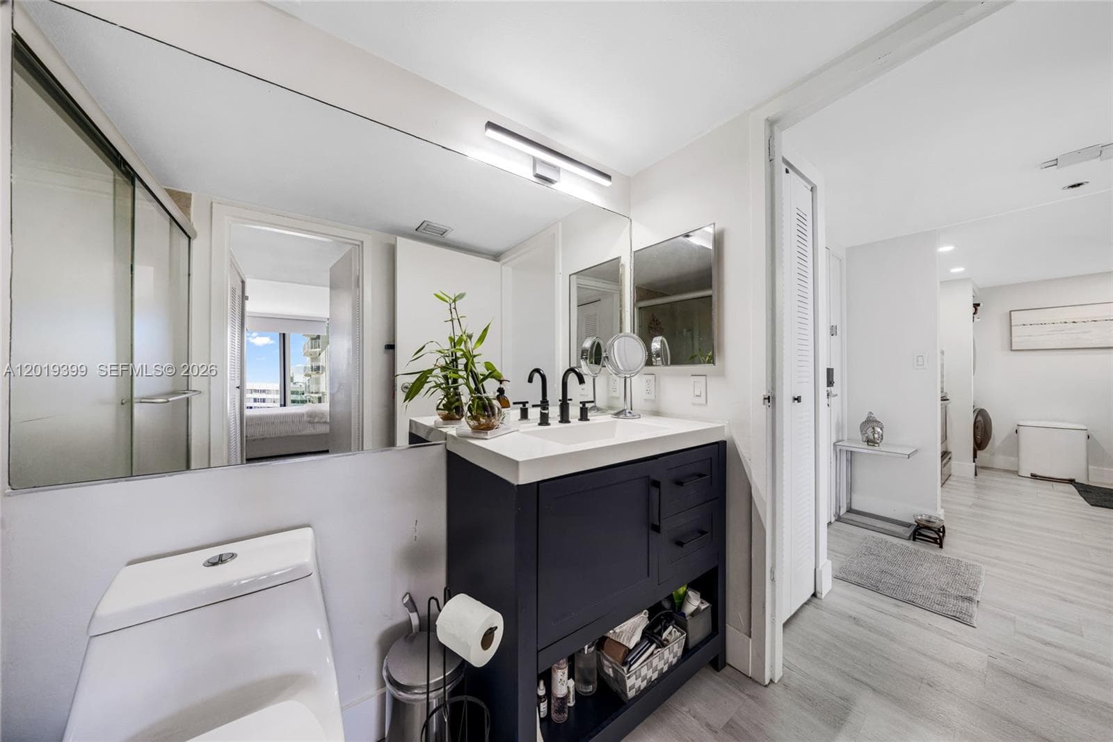 7601 E Treasure Dr 923 photo 16