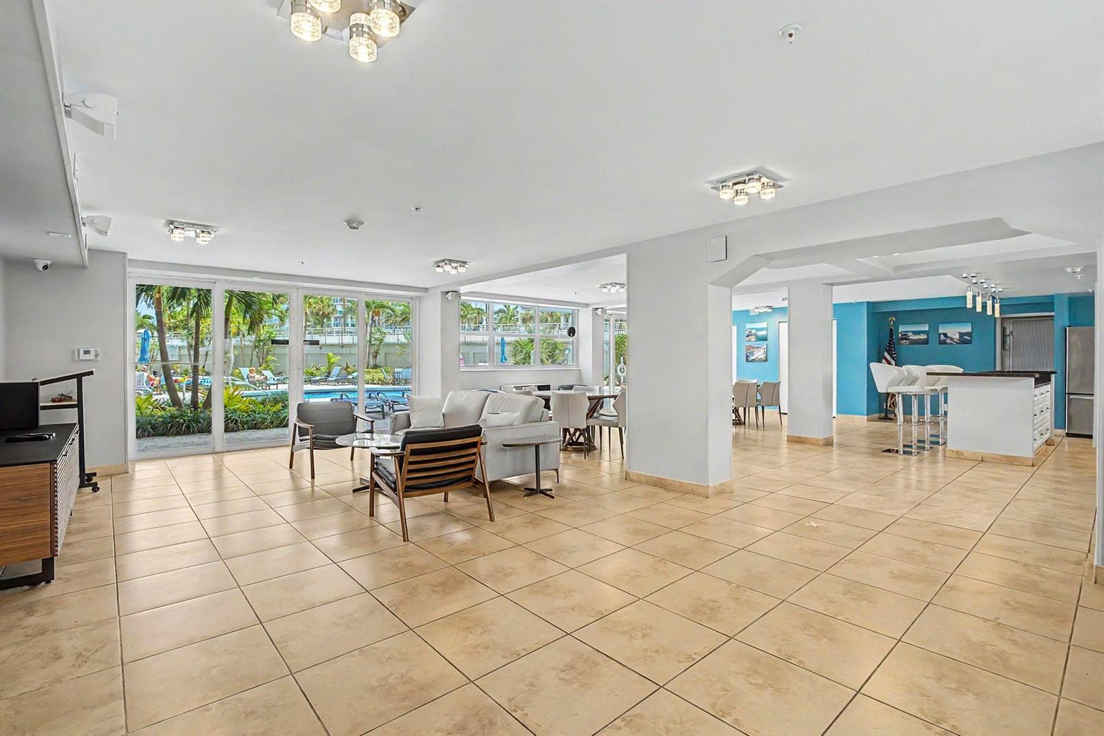 1920 S Ocean Drive 1009 photo 23