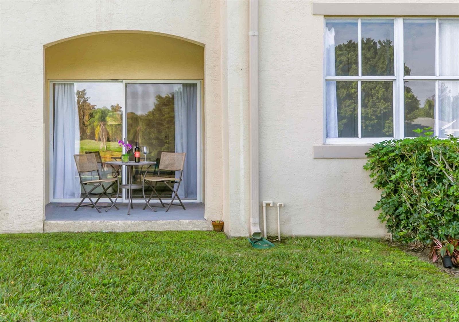 2040 Greenview Shores Boulevard 203 photo 4