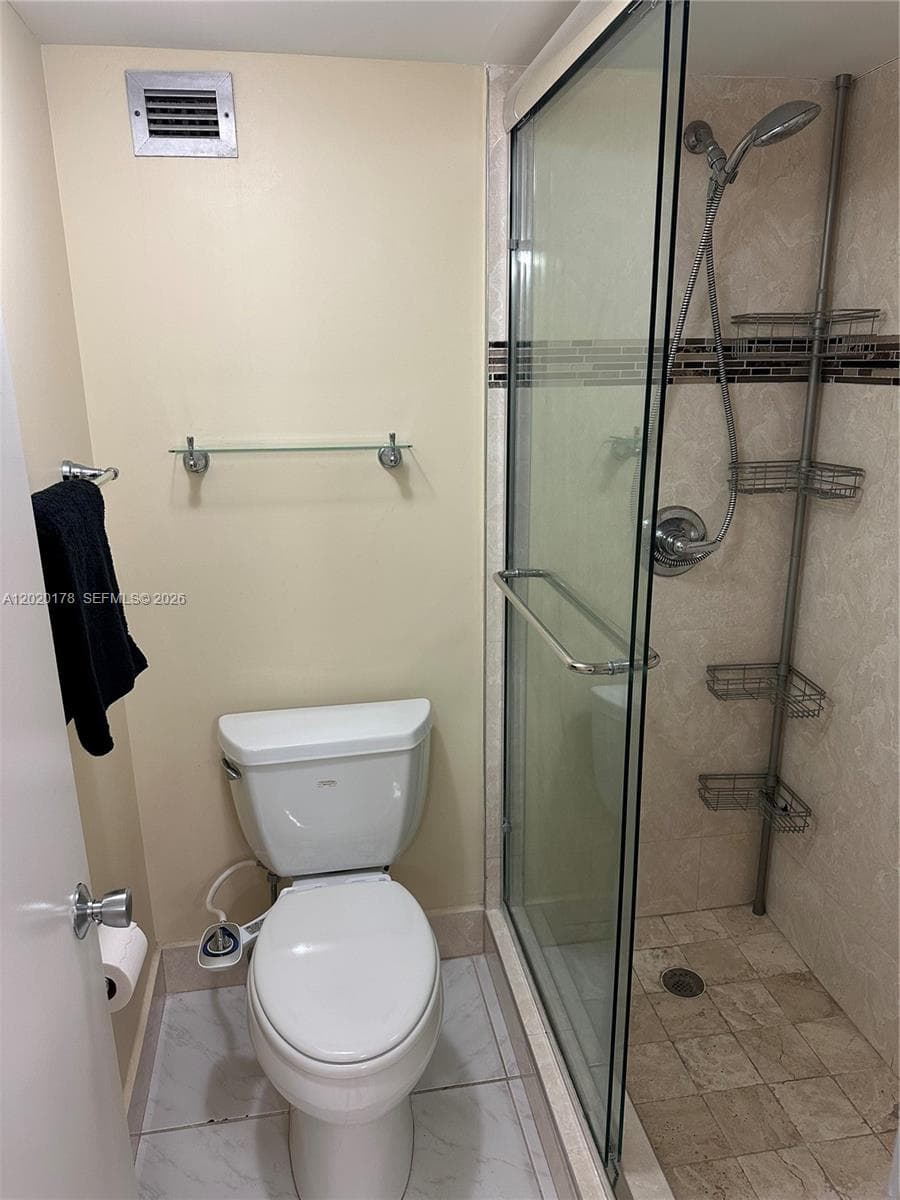 6039 Collins Ave 924 photo 16