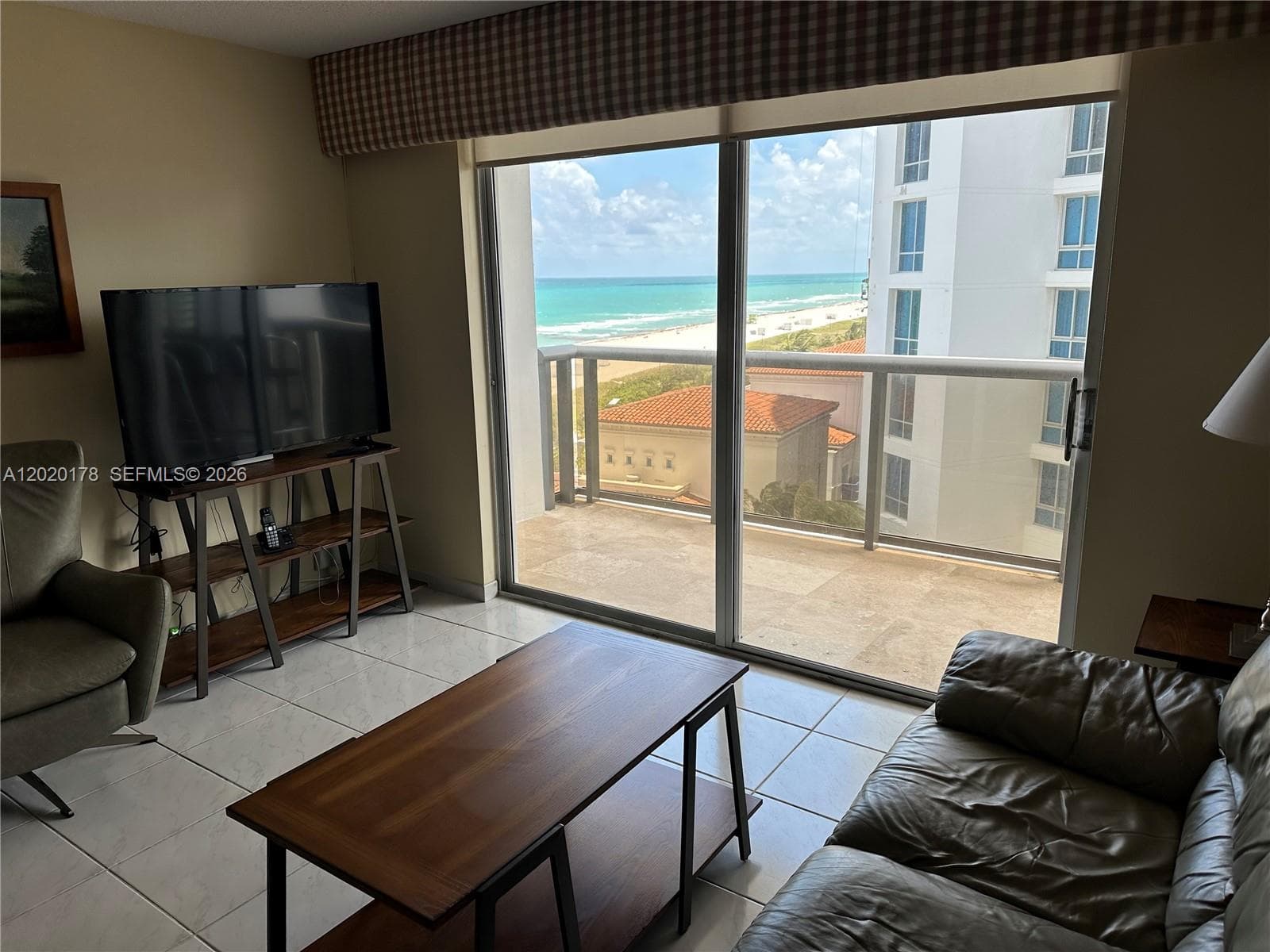 6039 Collins Ave 924 photo 4