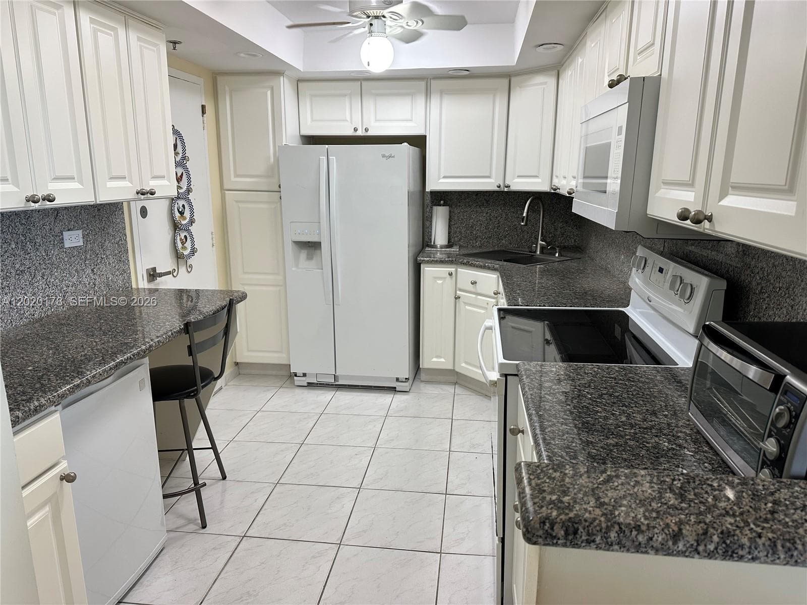 6039 Collins Ave 924 photo 8