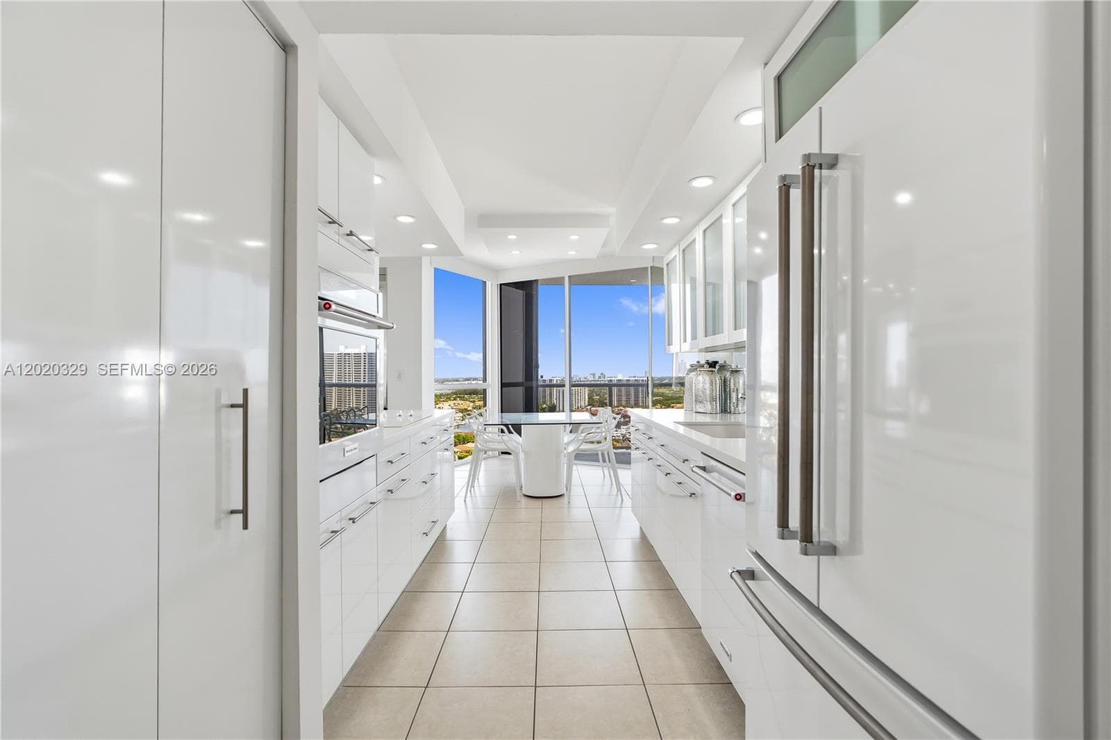 20281 E Country Club Dr 2101 photo 8