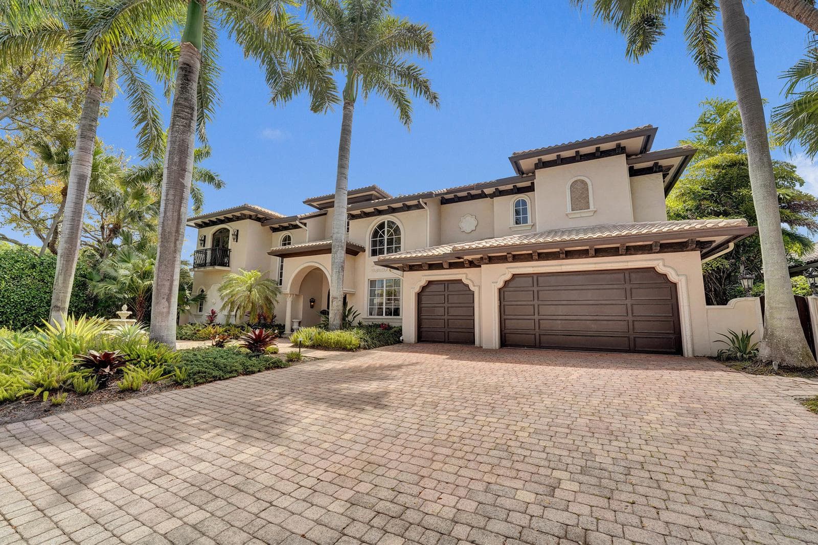 1212 E Lake Drive photo 1