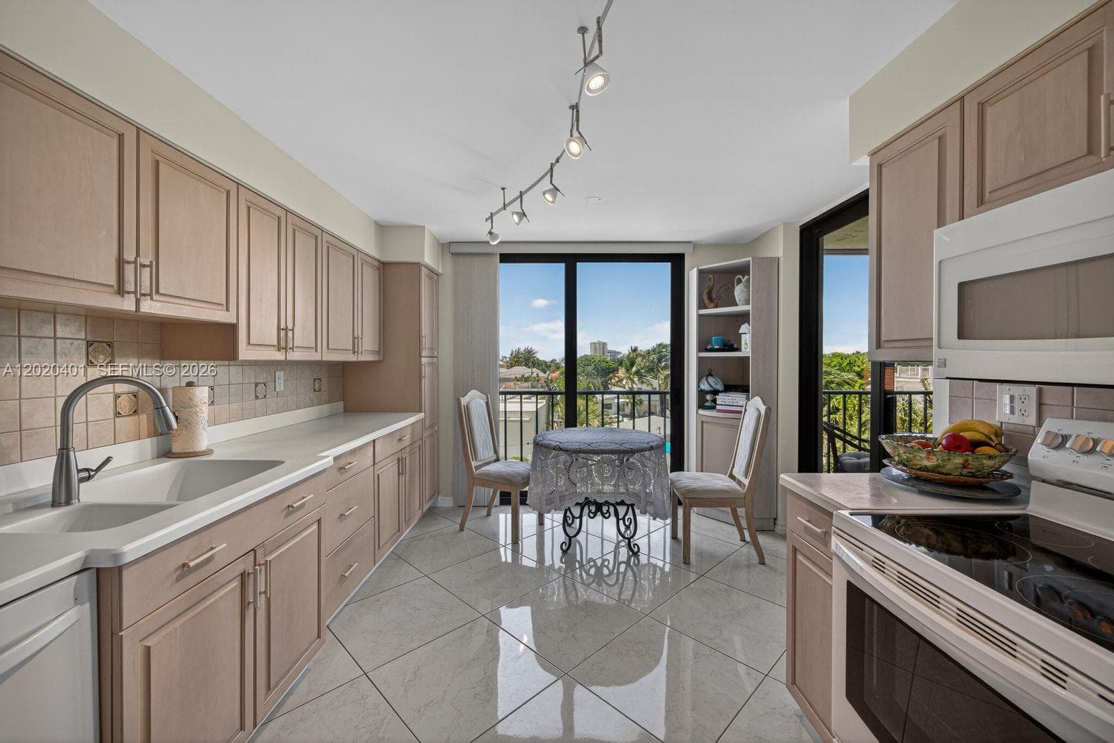 1901 N Ocean Blvd 4D photo 13