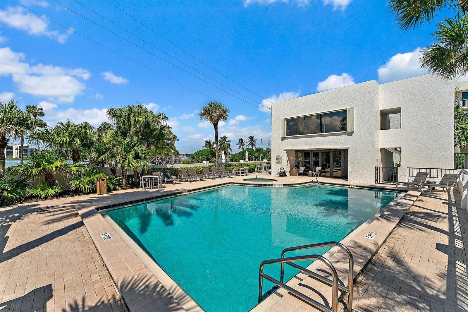 19900 Beach Road 201 photo 14