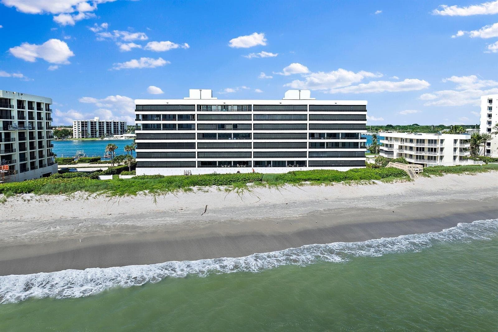19900 Beach Road 201 photo 4