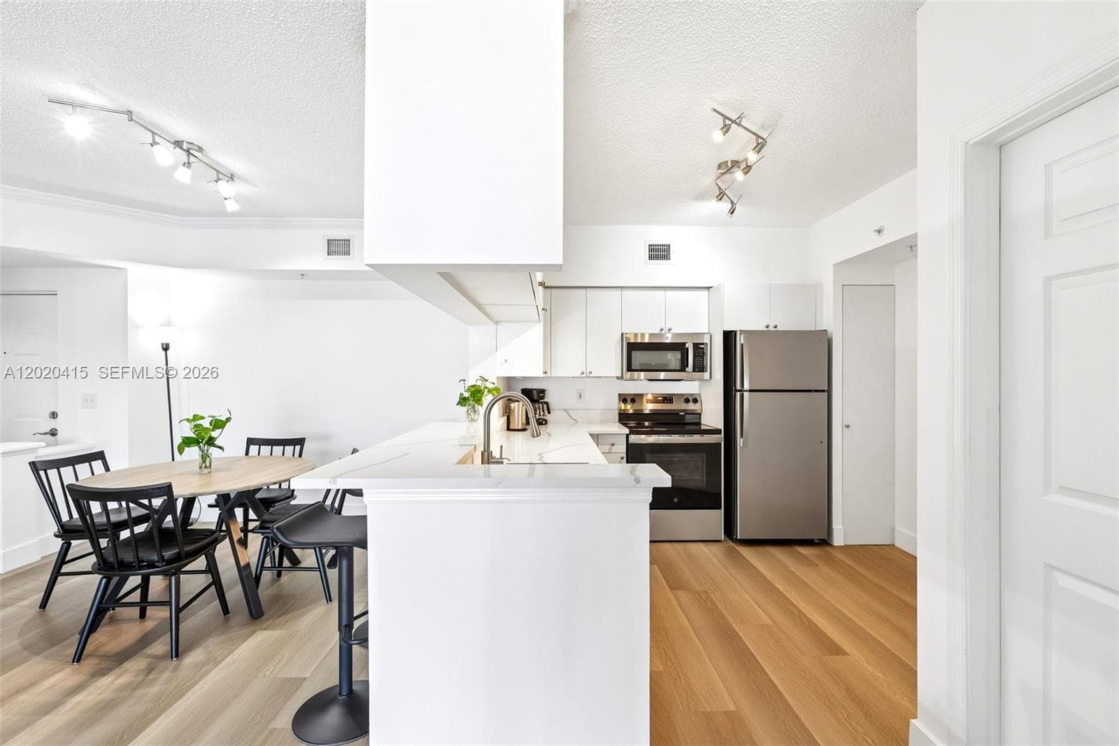 17150 N Bay Rd 2808 photo 9