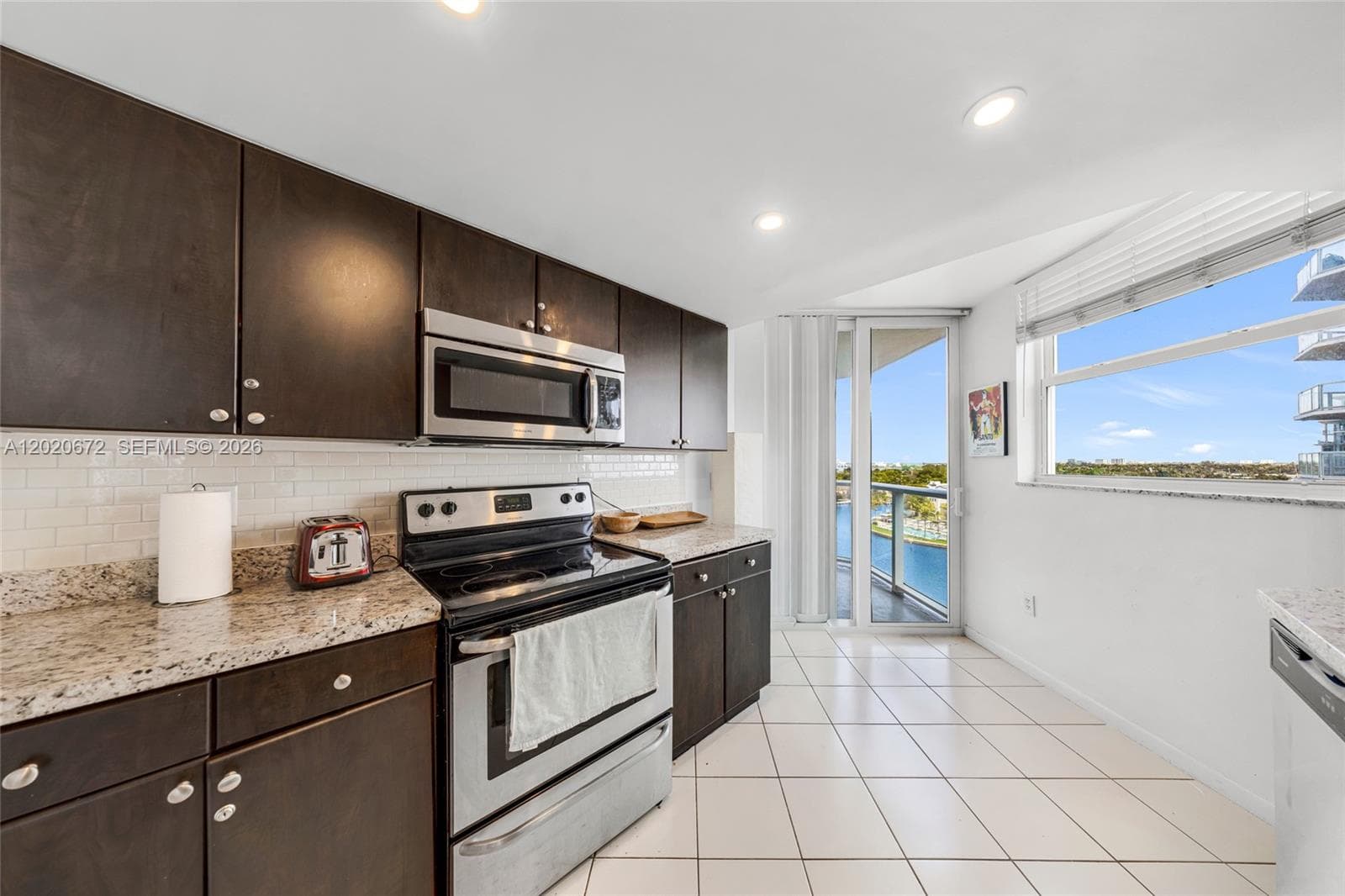5880 Collins Ave 1007 photo 9