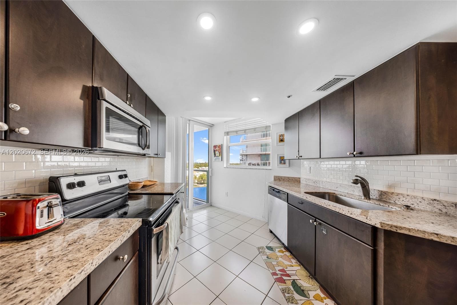 5880 Collins Ave 1007 photo 10