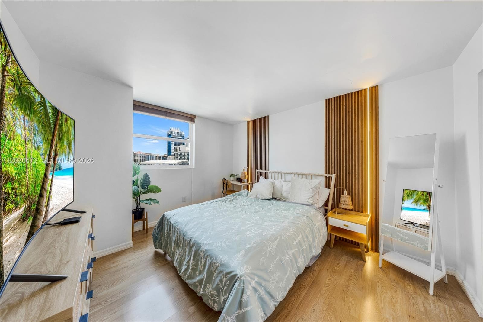 5880 Collins Ave 1007 photo 19