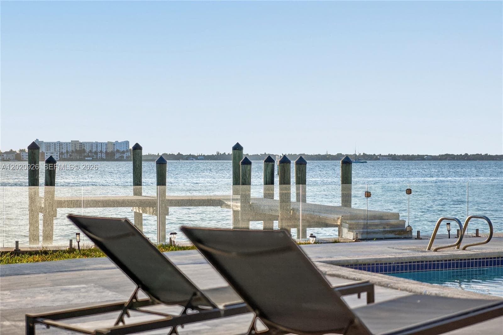 1101 Shore Dr 1 photo 6