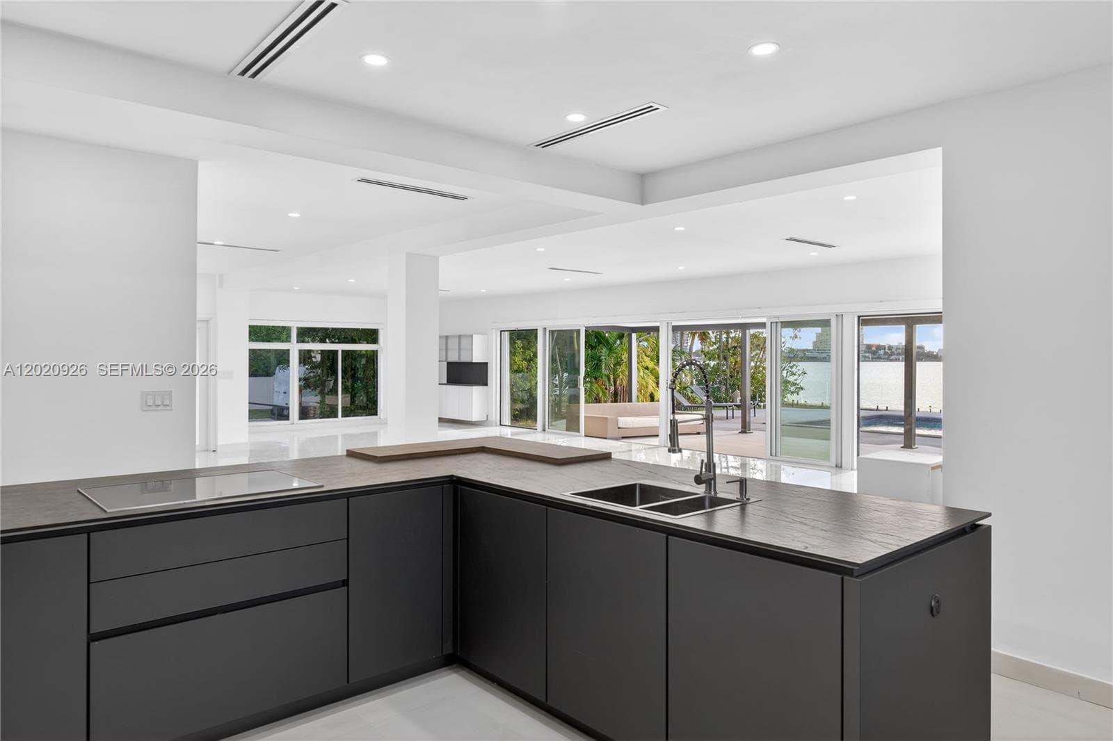 1101 Shore Dr 1 photo 13