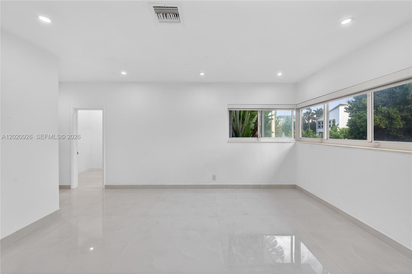 1101 Shore Dr 1 photo 16