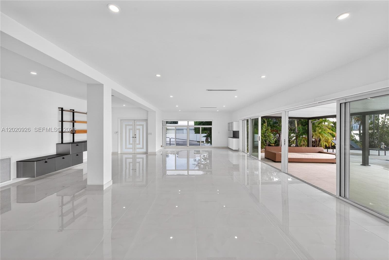 1101 Shore Dr 1 photo 5