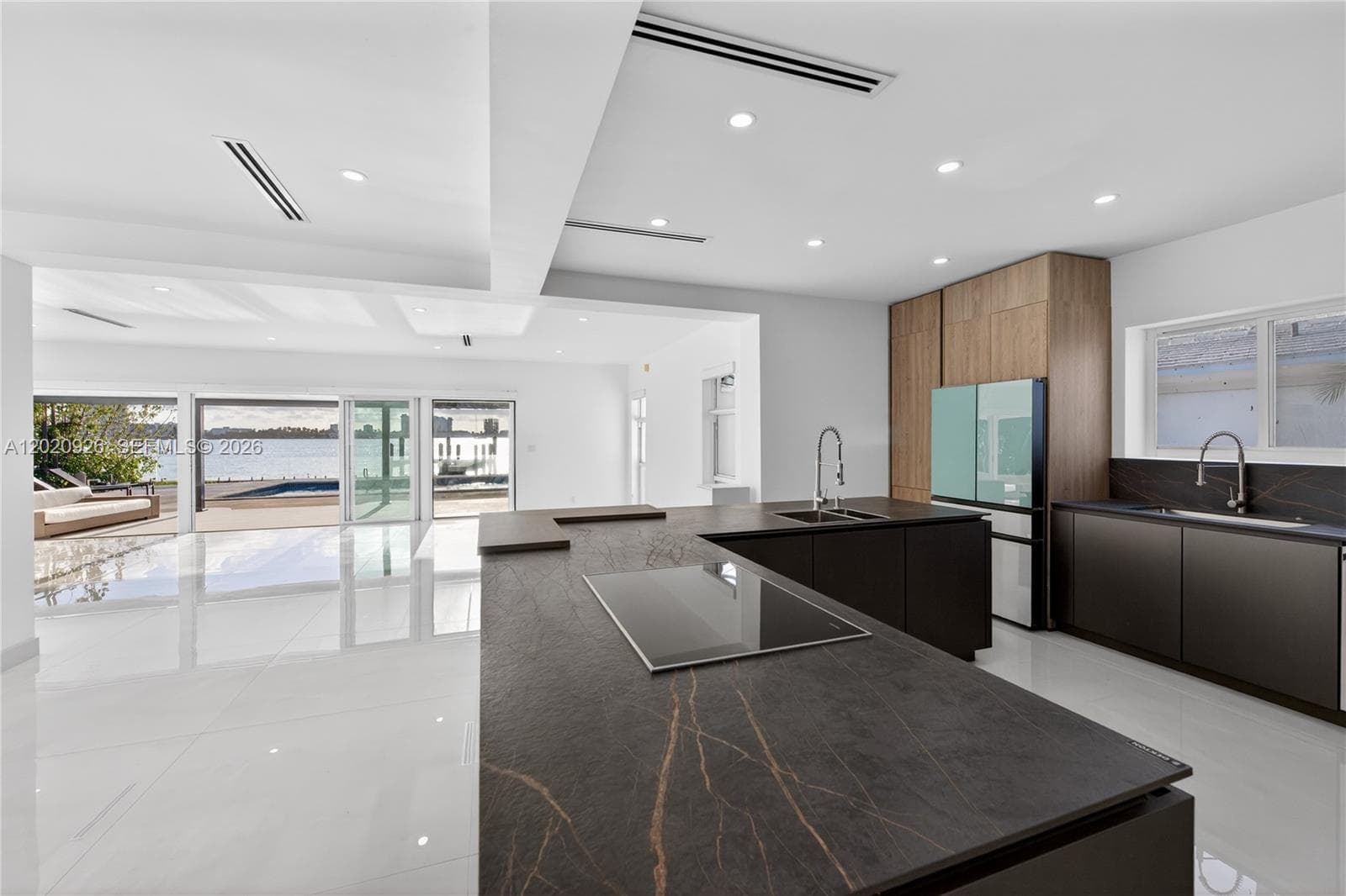 1101 Shore Dr 1 photo 25