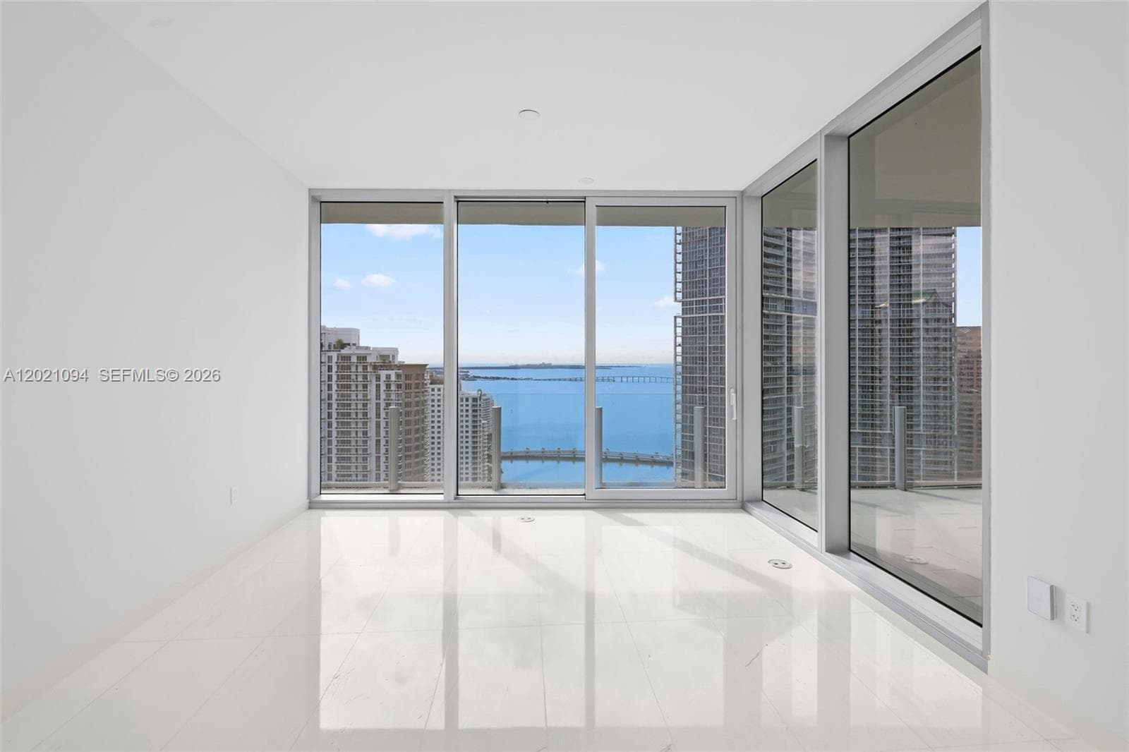 300 Biscayne Blvd Way 3404C photo 17