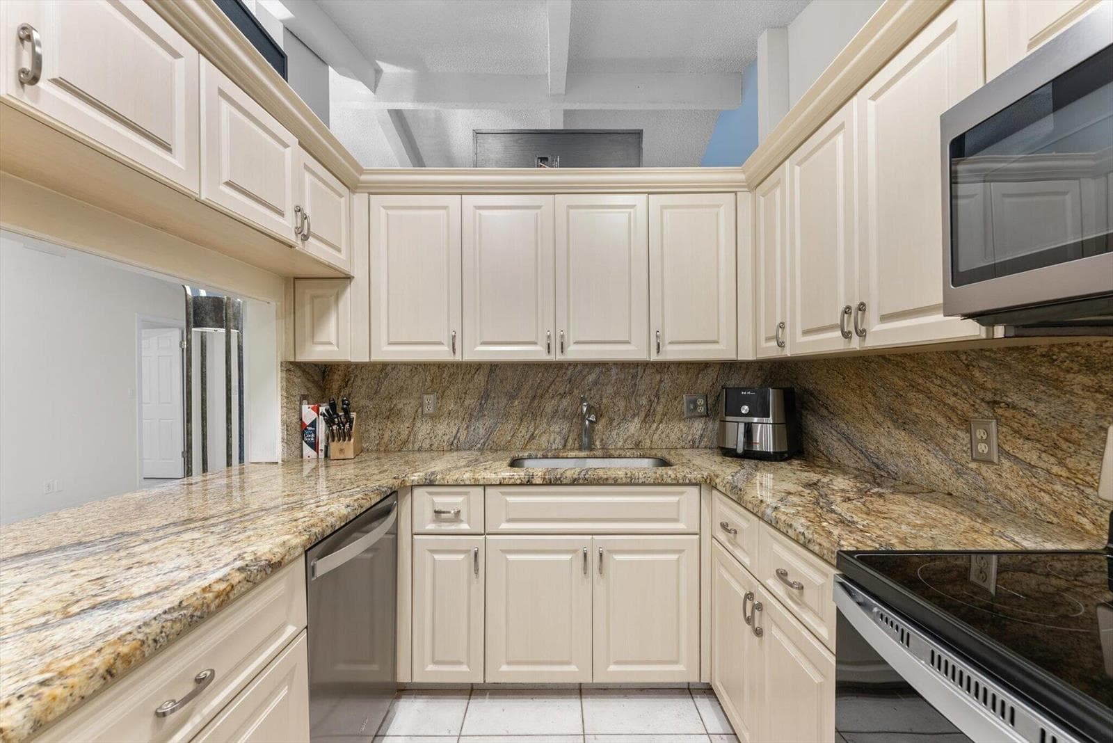 6886 Tiburon Circle photo 8
