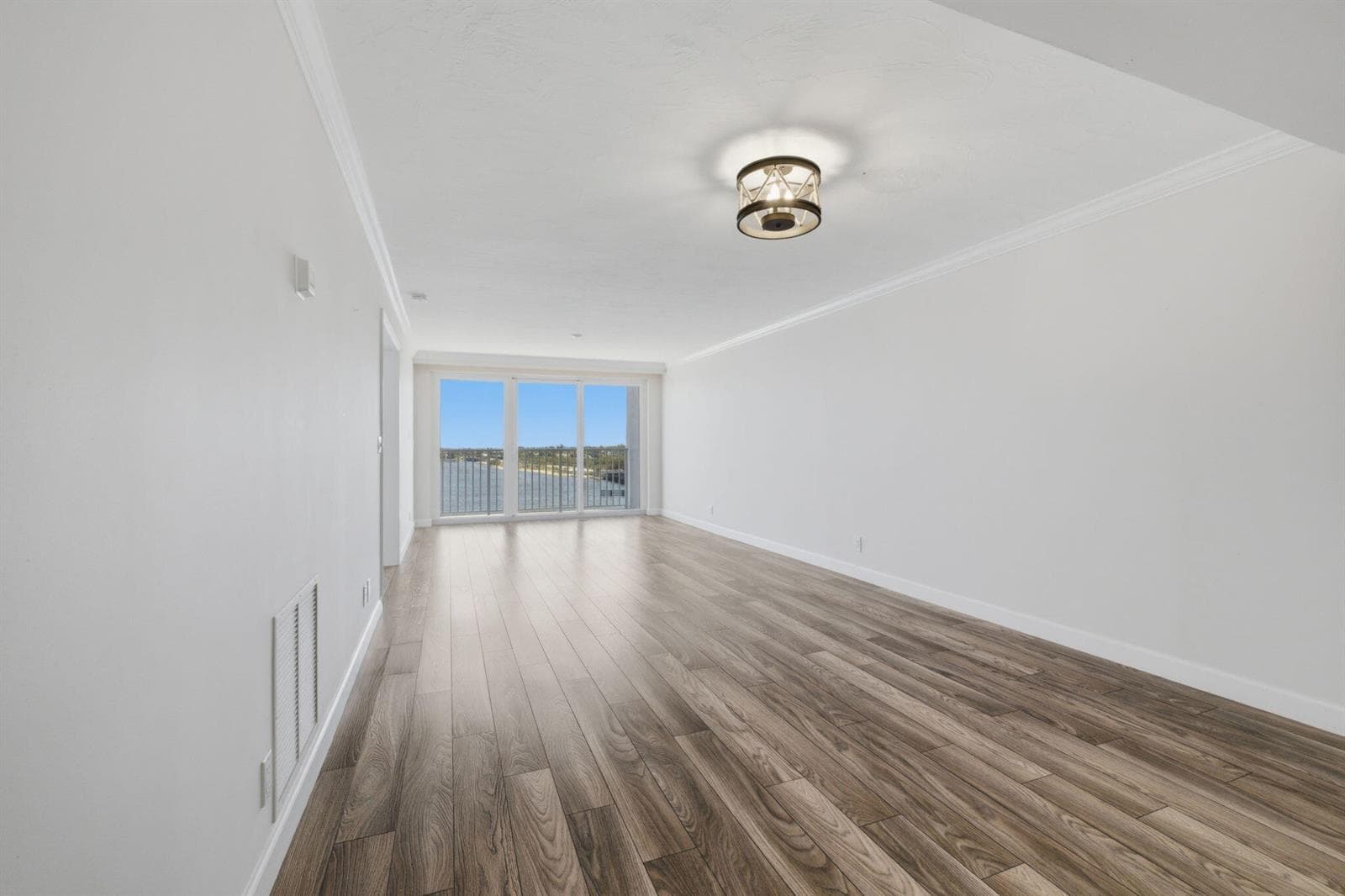 3901 S Flagler Drive 802 photo 2