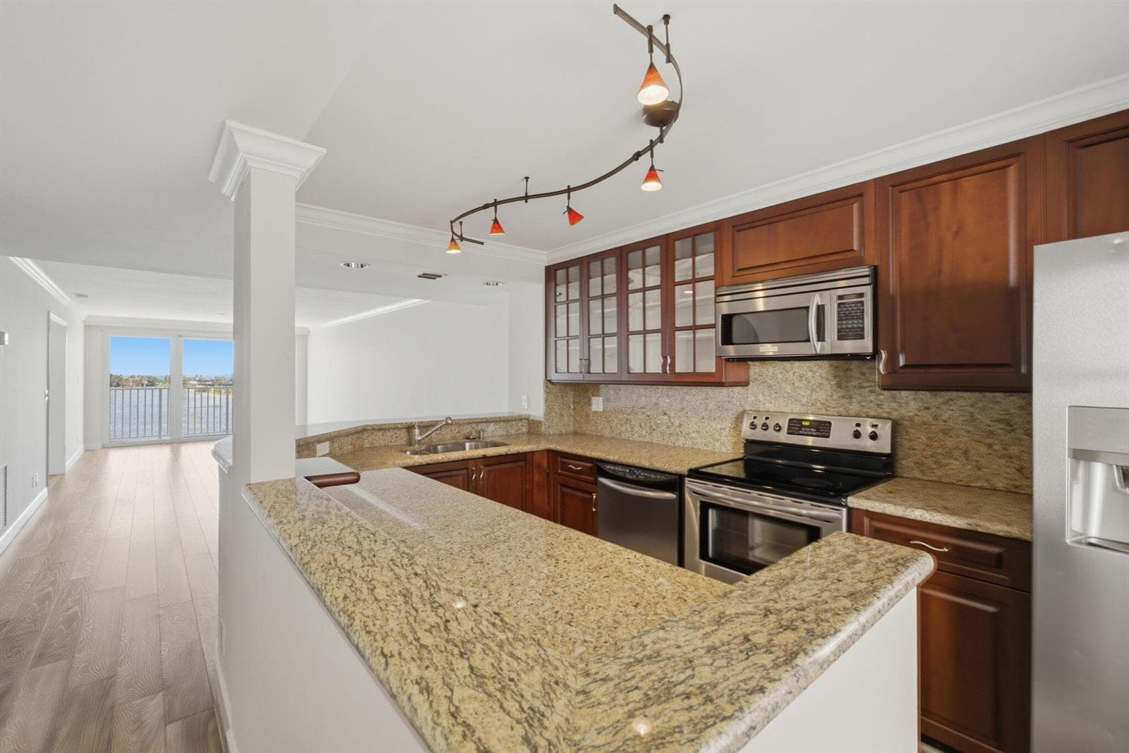 3901 S Flagler Drive 802 photo 1