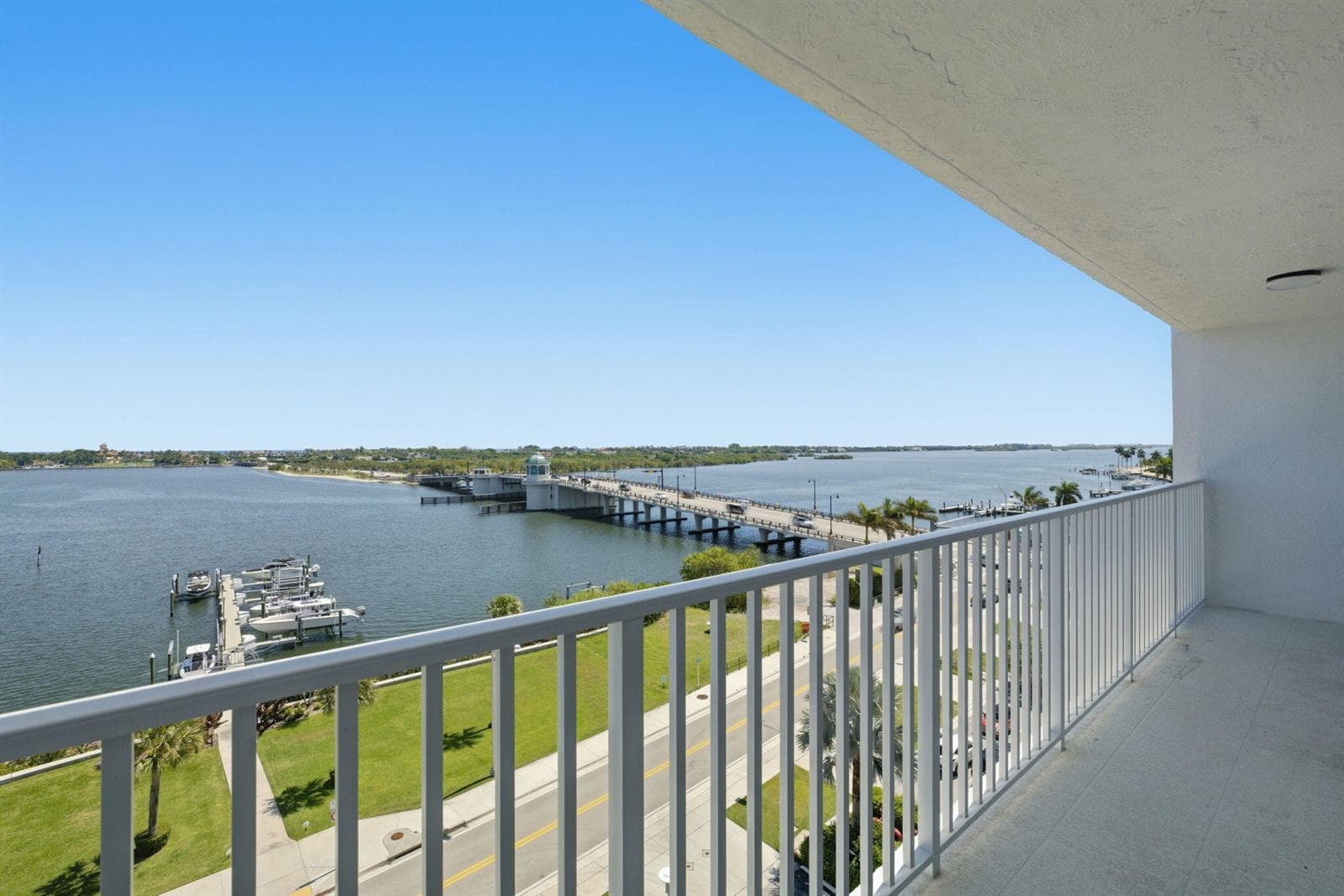 3901 S Flagler Drive 802 photo 9
