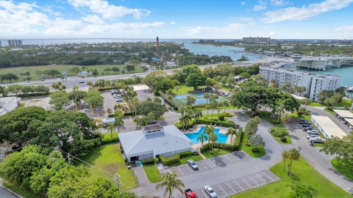 1648 Jupiter Cove Drive 210 photo 24