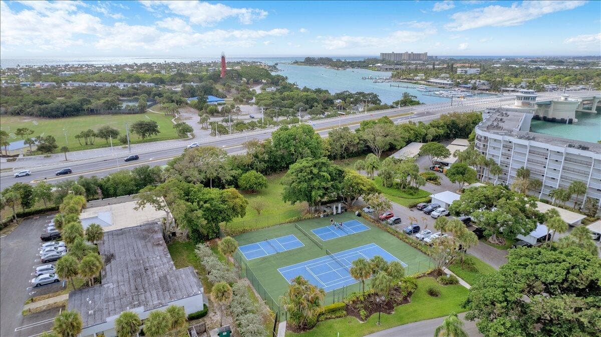 1648 Jupiter Cove Drive 210 photo 25