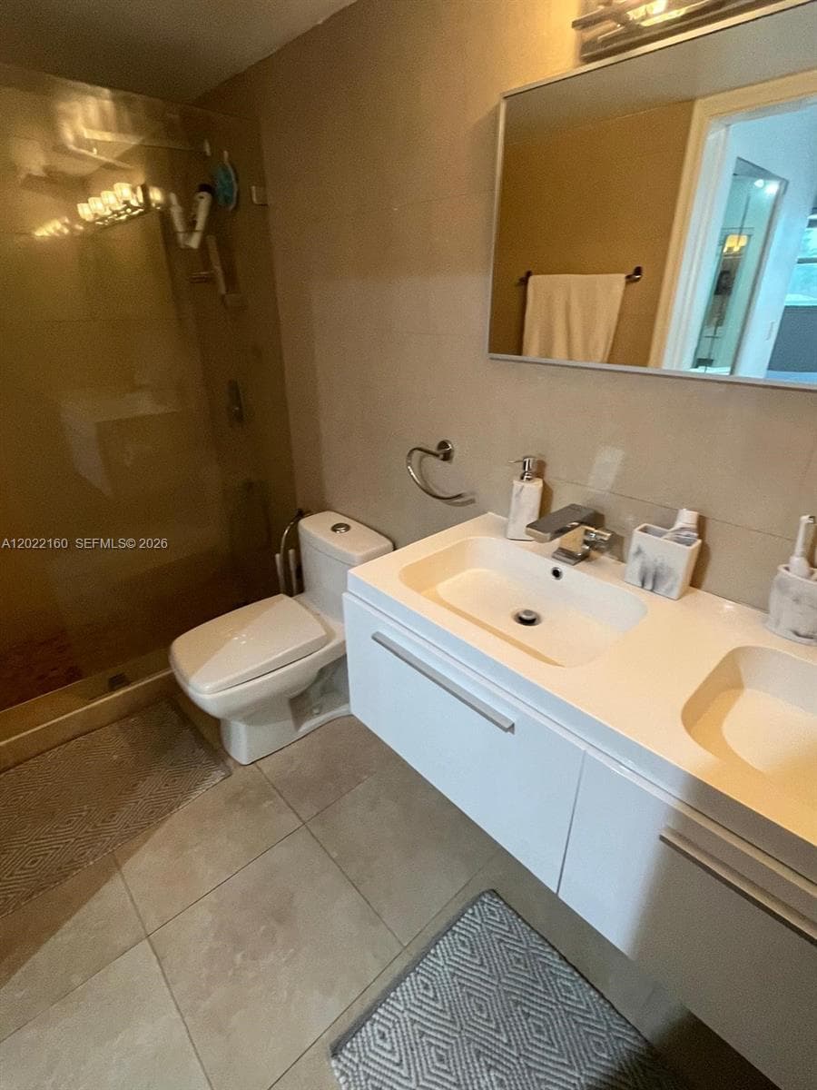 211 S Ocean Dr 204 photo 22