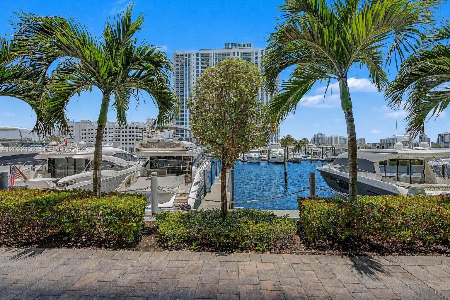 17111 Biscayne Blvd 1405/07 photo 25
