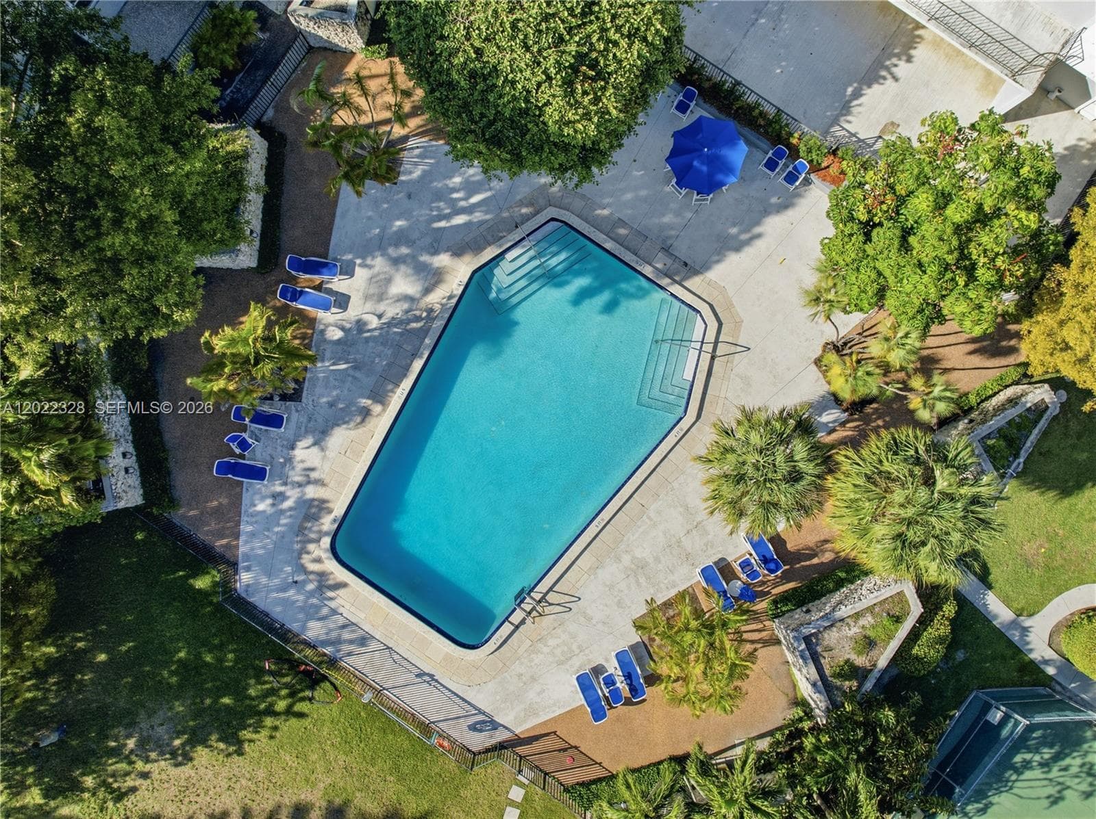 210 Sea View Dr 611 photo 25