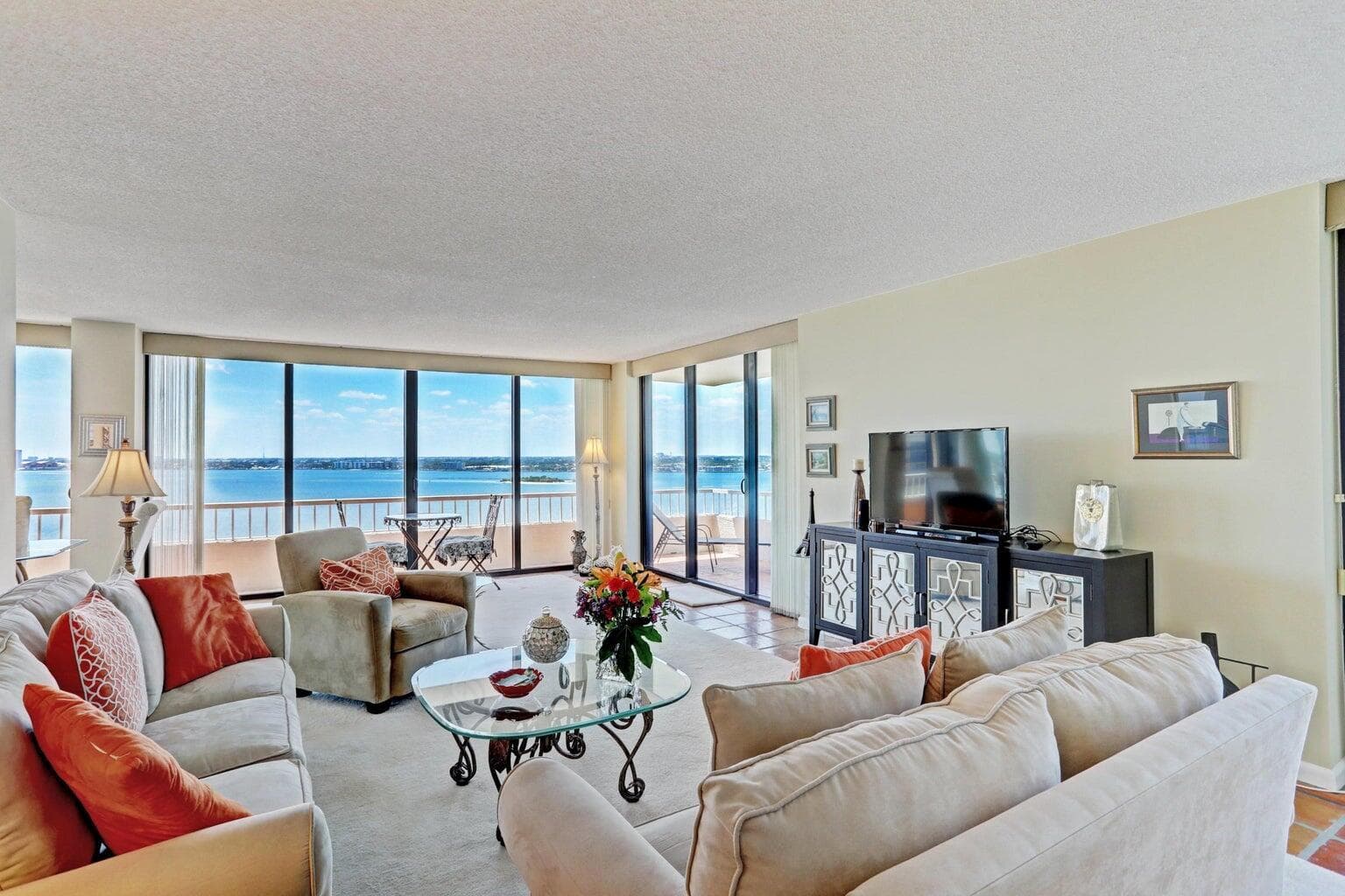 5510 N Ocean Drive 17d photo 2
